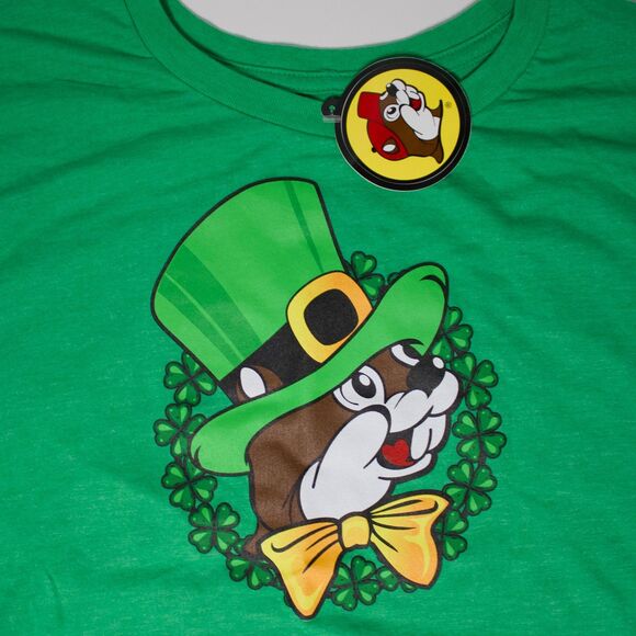 NWT Buc-ee’s 2025 St. Patrick’s Who Needs Luck With All This Charm T-Shirt XL - Picture 6 of 10